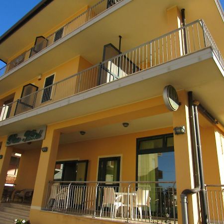 Pino Hotel Gizzeria Exterior photo