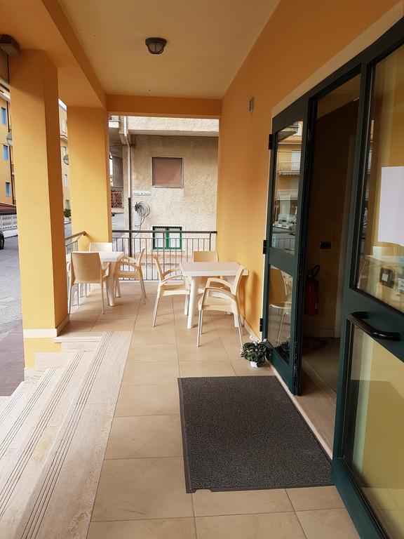 Pino Hotel Gizzeria Exterior photo