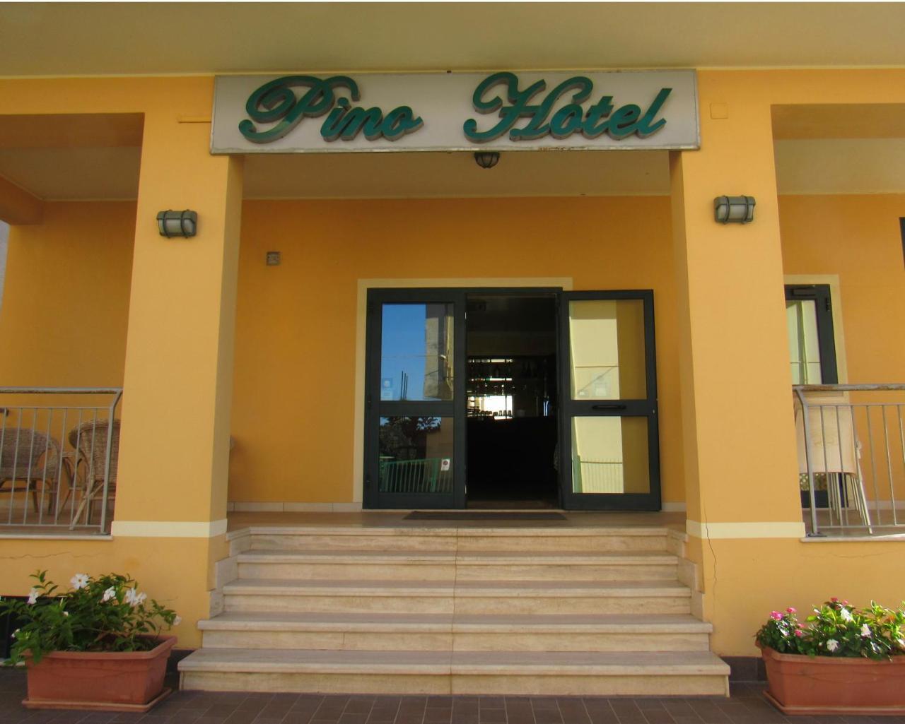 Pino Hotel Gizzeria Exterior photo